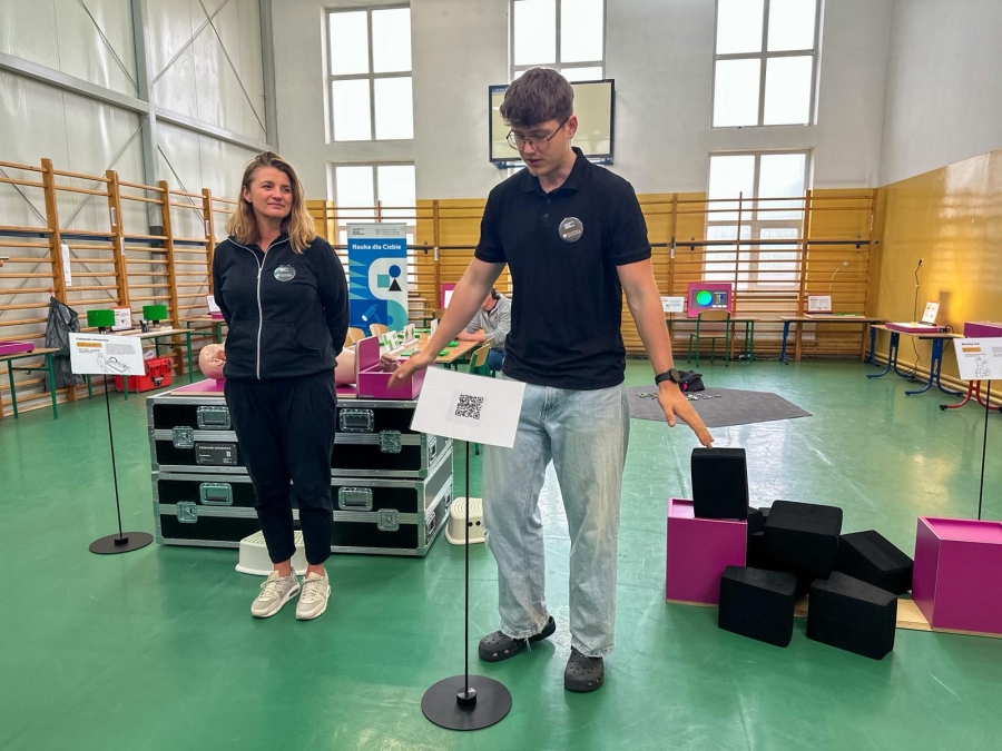 🔬✨ Naukobus w naszej szkole! ✨🔬